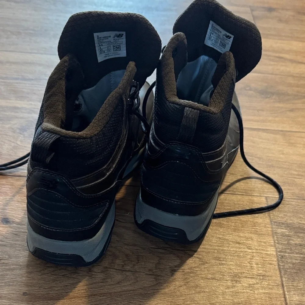 New Balance Men's Dark Brown Boots